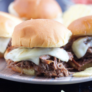 slow-cooker-flank-steak-sliders-768×900
